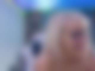 Live cam show with Fit Cougar - Cougar on Dare Cams