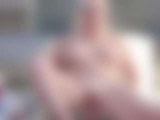 Fit Cougar's Live Sex Cam Show
