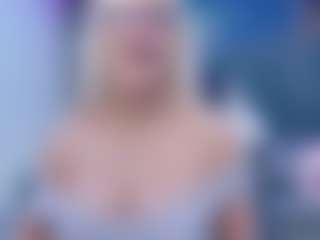 Fit Cougar's Live Sex Cam Show