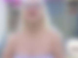 Fit Cougar's Live Sex Cam Show