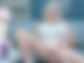 Fit Cougar's Live Sex Cam Show