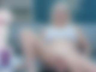 Fit Cougar's Live Sex Cam Show