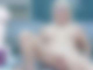 Fit Cougar's Live Sex Cam Show