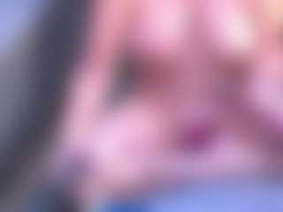 Fit Cougar's Live Sex Cam Show