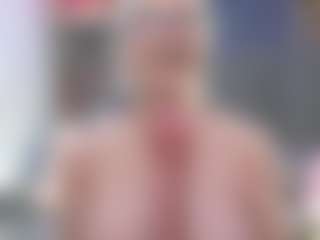 Live cam show with Fit Cougar - Amateur MILF on makecum.org