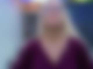 Live cam show with Fit Cougar - Blonde Hair HD on sexylive.show
