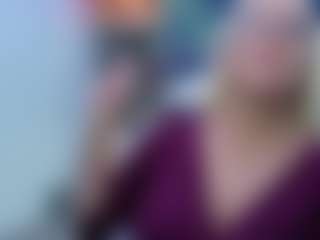 Live cam show with Fit Cougar - Blonde Hair Lovense on MyBangCams