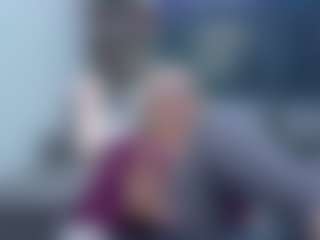 Live cam show with Fit Cougar - Blue Eyes on live18s.com