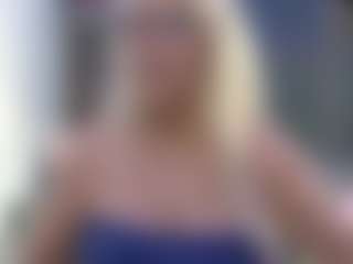 Live cam show with Fit Cougar - Granny Blonde Hair on Latina Girls