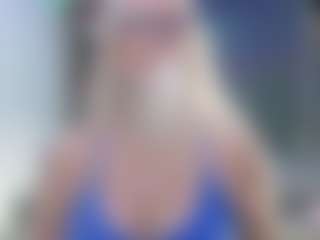 Fit Cougar MILF webcam performer live streaming
