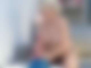 Fit Cougar's Live Sex Cam Show