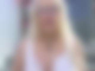 Live cam show with Fit Cougar - Old on luckytryst.com