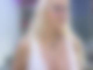 Fit Cougar's Live Sex Cam Show