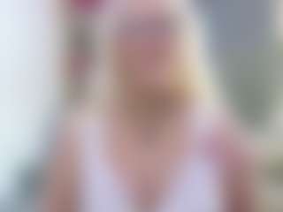 Live cam show with Fit Cougar - Senior on testsause.com