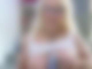 Live cam show with Fit Cougar - Granny Blonde Hair on testsause.com