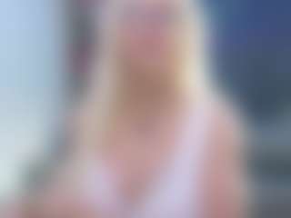 Live cam show with Fit Cougar - Tattoos Granny on luckytryst.com