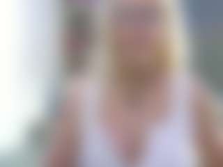 Fit Cougar's Live Sex Cam Show