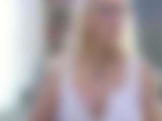 Fit Cougar's Live Sex Cam Show
