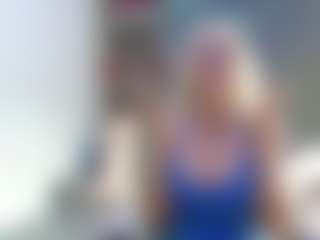 Live cam show with Fit Cougar - Strip Mature on liverealitysex.com