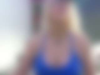 Fit Cougar's Live Sex Cam Show