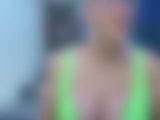 Live cam show with Fit Cougar - Glasses on Camsoda