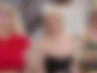 Fit Cougar's Live Sex Cam Show