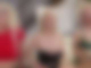 Fit Cougar's Live Sex Cam Show