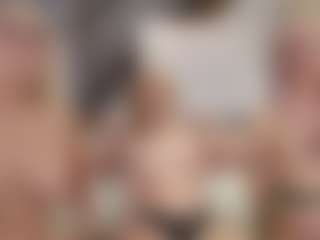 Fit Cougar's Live Sex Cam Show