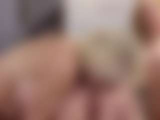 Fit Cougar's Live Sex Cam Show
