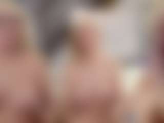 Fit Cougar's Live Sex Cam Show