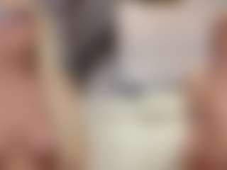 Fit Cougar's Live Sex Cam Show