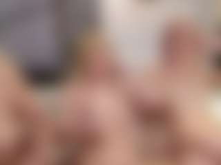 Fit Cougar's Live Sex Cam Show