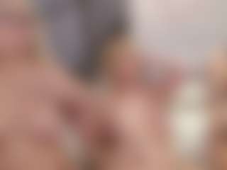 Fit Cougar's Live Sex Cam Show