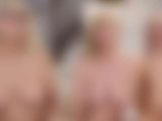 Fit Cougar's Live Sex Cam Show