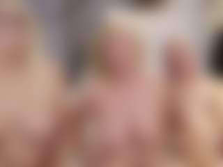 Fit Cougar's Live Sex Cam Show