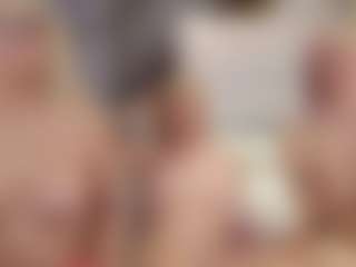 Fit Cougar's Live Sex Cam Show
