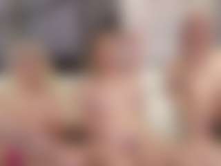 Fit Cougar's Live Sex Cam Show