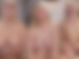 Fit Cougar's Live Sex Cam Show