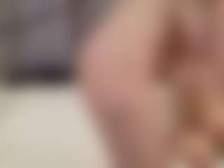 Fit Cougar's Live Sex Cam Show