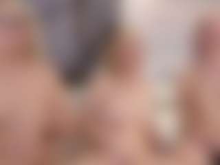 Fit Cougar's Live Sex Cam Show