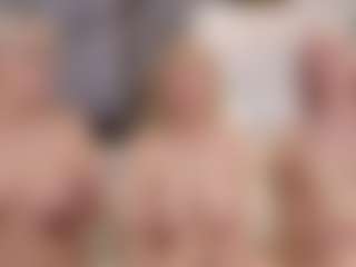 Fit Cougar's Live Sex Cam Show