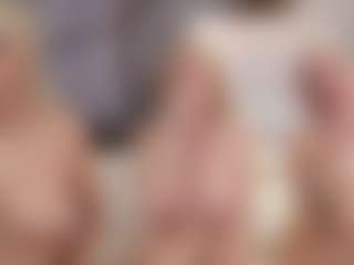 Fit Cougar's Live Sex Cam Show