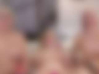 Fit Cougar's Live Sex Cam Show