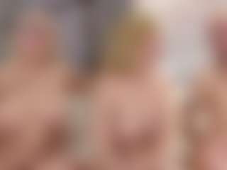 Fit Cougar's Live Sex Cam Show
