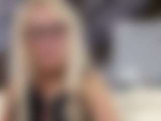 Fit Cougar's Live Sex Cam Show