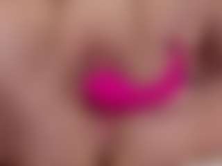 Fit Cougar's Live Sex Cam Show