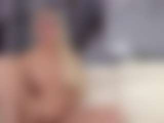 Fit Cougar's Live Sex Cam Show