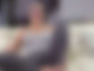 Fit Cougar's Live Sex Cam Show