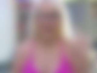 Fit Cougar's Live Sex Cam Show