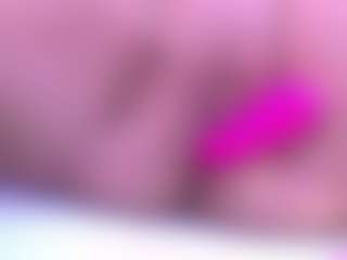 Fit Cougar's Live Sex Cam Show